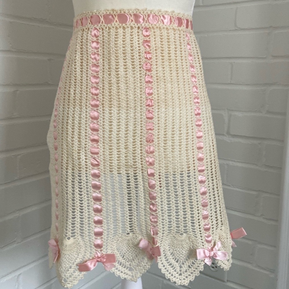 Classic Vintage Cream Eyelet Apron With Pink Satin Ribbon Ties And Accents